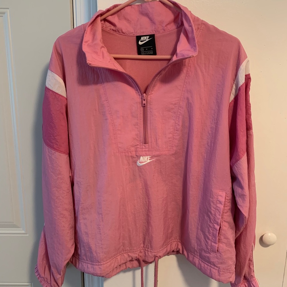 Woman Pink Nike Windbreaker Size Medium